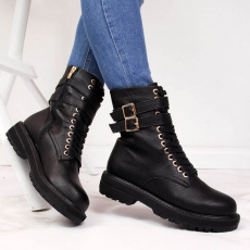 Black boots with buckles Goe W II2N4023